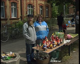 Link to Video | kitsch, German Democratic Republic, sale, 1990, standard-definition television, 1990s, street vendor, Betacam SP