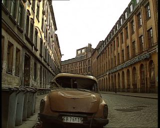 Link to Video | passenger car, Saxony, motor car, German Democratic Republic, 1990, Leipzig, repair, working class quarter, eastern Germany