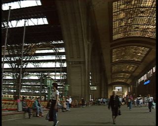 Link to Video | domestic roof construction, Saxony, German Democratic Republic, central station, Leipzig, dead-end station, railway station, train shed, eastern Germany