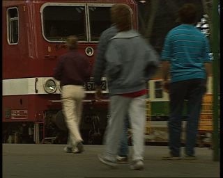 Link to Video | domestic roof construction, Saxony, German Democratic Republic, central station, Leipzig, dead-end station, railway station, train shed, eastern Germany