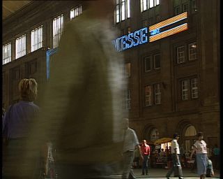 Link to Video | domestic roof construction, Saxony, German Democratic Republic, central station, Leipzig, dead-end station, railway station, train shed, eastern Germany