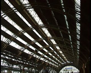 Link to Video | domestic roof construction, Saxony, German Democratic Republic, central station, Leipzig, dead-end station, railway station, train shed, eastern Germany