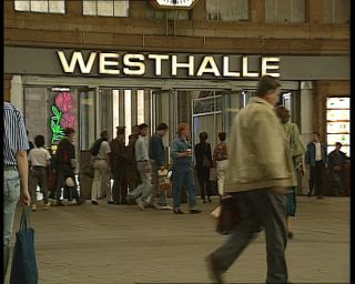 Link to Video | domestic roof construction, Saxony, German Democratic Republic, central station, Leipzig, dead-end station, railway station, train shed, eastern Germany
