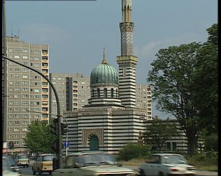 Link to Video | German Democratic Republic, Potsdam, 1990, color, eastern Germany