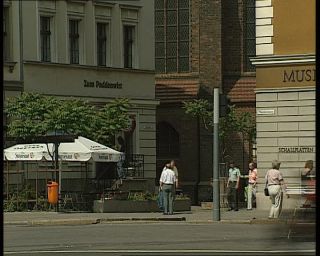 Link to Video | 1990, color, Berlin