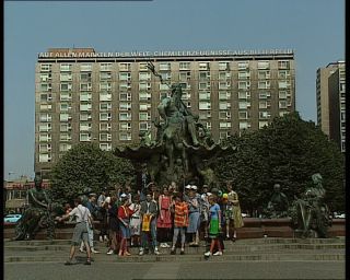 Link to Video | 1990, color, Berlin