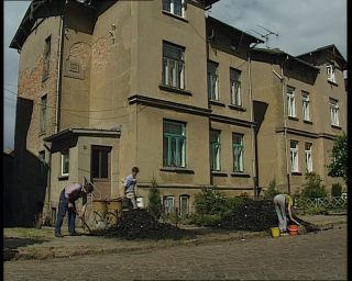 Link to Video | residential building, fossil fuel, German Democratic Republic, 1990, color, standard-definition television, coal, 1990s, bituminous coal, Betacam SP, eastern Germany