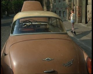 Link to Video | passenger car, Saxony, motor car, German Democratic Republic, 1990, Leipzig, repair, working class quarter, eastern Germany