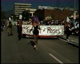 Link to Video | annual event, fun, costume, recurring event, Maskierung, event, social issue, color, 1988, multicolored, United States of America, North America, Doo Dah Parade, disguise, Los Angeles, procession, California