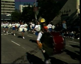 Link to Video | annual event, fun, costume, recurring event, Maskierung, event, social issue, color, 1988, multicolored, United States of America, North America, Doo Dah Parade, disguise, Los Angeles, procession, California