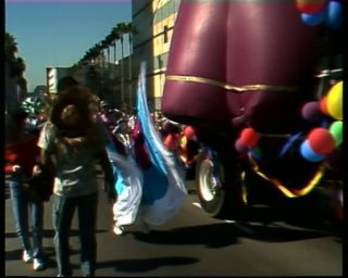 Link to Video | annual event, fun, recurring event, Umzug, Wilshire Boulevard, 1988, Halloween, multicolored, United States of America, North America, disguise, Los Angeles, parade, procession, California