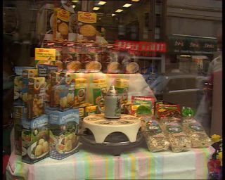 Link to Video | Manhattan, Third Avenue, Big Apple, color, 1989, United States of America, passenger, yellow cab, New York City, Little Germany, male human, man