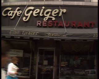 Link to Video | Manhattan, Third Avenue, Big Apple, color, 1989, United States of America, passenger, yellow cab, New York City, Little Germany, male human, man