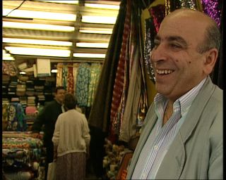 Link to Video | tourist destination, France, Multinational state, megacity, metropolis, 1991, multicultural society, color, standard-definition television, 90s, 1990s, Europe, megalopolis, Betacam SP, Paris