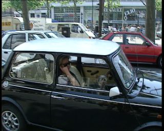 Link to Video | tourist destination, France, megacity, metropolis, 1991, color, standard-definition television, 90s, 1990s, Europe, megalopolis, avenue des Champs-Élysées, Betacam SP, Paris