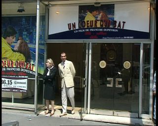 Link to Video | tourist destination, France, megacity, metropolis, 1991, color, standard-definition television, 90s, 1990s, Europe, megalopolis, avenue des Champs-Élysées, Betacam SP, Paris