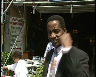 Link to Video | tourist destination, France, megacity, metropolis, 1991, color, standard-definition television, 90s, 1990s, Europe, megalopolis, avenue des Champs-Élysées, Betacam SP, Paris