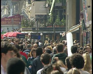 Link to Video | tourist destination, France, megacity, metropolis, 1991, color, standard-definition television, 90s, 1990s, Europe, megalopolis, avenue des Champs-Élysées, Betacam SP, Paris