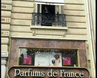 Link to Video | tourist destination, France, megacity, metropolis, 1991, color, standard-definition television, 90s, 1990s, Europe, megalopolis, avenue des Champs-Élysées, Betacam SP, Paris