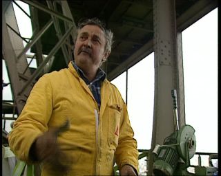 Link to Video | tourist destination, France, megacity, metropolis, 1991, color, Eiffel Tower, standard-definition television, 1990s, Europe, megalopolis, Betacam SP, man, Paris