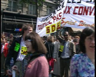 Link to Video | tourist destination, France, megacity, demonstration, labor union, metropolis, 1991, color, standard-definition television, protest, 1990s, Europe, megalopolis, Betacam SP, Paris