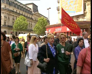 Link to Video | tourist destination, France, megacity, demonstration, labor union, metropolis, 1991, color, standard-definition television, protest, 1990s, Europe, megalopolis, Betacam SP, Paris