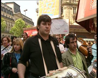 Link to Video | tourist destination, France, megacity, demonstration, labor union, metropolis, 1991, color, standard-definition television, protest, 1990s, Europe, megalopolis, Betacam SP, Paris