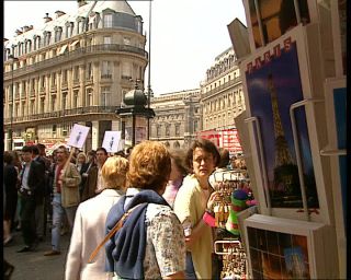 Link to Video | tourist destination, France, megacity, demonstration, labor union, metropolis, 1991, color, standard-definition television, protest, 1990s, Europe, megalopolis, Betacam SP, Paris