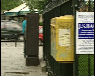 Link to Video | Les Deux Magots, restaurant, tourist destination, France, brasserie, megacity, metropolis, 1991, color, standard-definition television, 90s, 1990s, Europe, megalopolis, boulevard Saint-Germain, Saint-Germain-des-Prés, Betacam SP, Paris