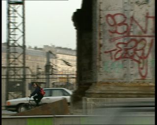 Link to Video | tourist destination, France, megacity, Montmartre, metropolis, 1991, color, standard-definition television, 1990s, Europe, megalopolis, Betacam SP, Paris