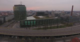 Link to Video | March, bird's-eye view, pandemic, big city, Munich, Germany, curfew, 2020, high-angle shot, horizon, aerial shot, Vogelperspektive, emptiness, evening, architectural structure, SARS-CoV-2, COVID-19, Donnersberg bridge, Bavaria