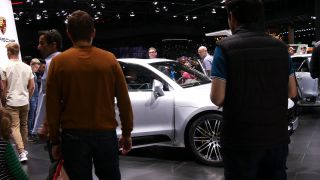 Link to Video | passenger car, motor car, Frankfurt am Main, audience, trade fair, International Motor Show Germany