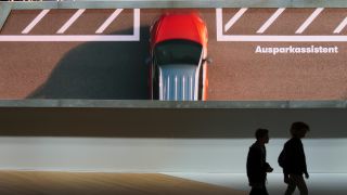 Link to Video | passenger car, motor car, Frankfurt am Main, audience, trade fair, International Motor Show Germany