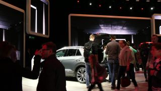 Link to Video | passenger car, motor car, Frankfurt am Main, audience, trade fair, International Motor Show Germany