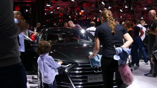 Link to Video | passenger car, motor car, Frankfurt am Main, audience, trade fair, International Motor Show Germany