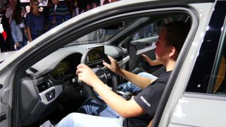 Link to Video | passenger car, motor car, Frankfurt am Main, audience, trade fair, International Motor Show Germany