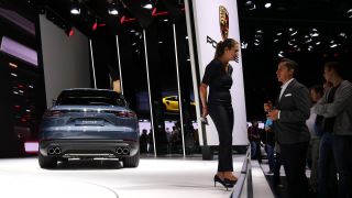 Link to Video | passenger car, motor car, Frankfurt am Main, audience, trade fair, International Motor Show Germany