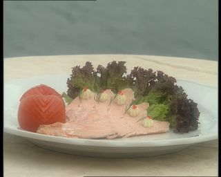 Link to Video | gastronomy, Norway, 1993, food, culinary art, Scandinavia, standard-definition television, 90s, 1990s, raw fish dish, Balestrand Municipality, dinner, dish, Betacam SP