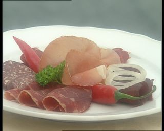 Link to Video | gastronomy, Norway, 1993, food, culinary art, Scandinavia, standard-definition television, 90s, 1990s, raw fish dish, Balestrand Municipality, dinner, dish, Betacam SP