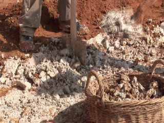 Link to Video | experiment, tourist destination, Middle Ages, Yonne, France, Guédelon Castle, Bourgogne-Franche-Comté, Treigny, 2007, High Middle Ages, color, castle, tourist attraction, experimental archaeology, long-term experiment, 13th century