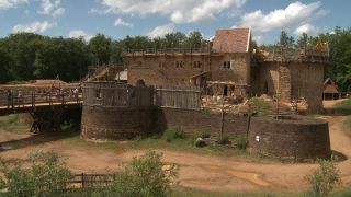 Link to Video | experiment, tourist destination, Middle Ages, Yonne, France, Guédelon Castle, Bourgogne-Franche-Comté, Treigny, 2009, High Middle Ages, color, castle, tourist attraction, experimental archaeology, long-term experiment, 13th century