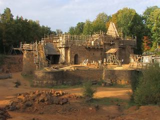 Link to Video | experiment, tourist destination, Middle Ages, Yonne, France, Guédelon Castle, Bourgogne-Franche-Comté, Treigny, 2008, High Middle Ages, color, castle, tourist attraction, experimental archaeology, long-term experiment, 13th century