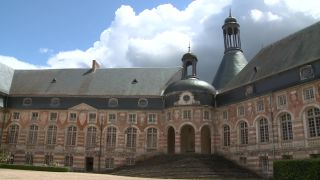 Link to Video | Yonne, France, Bourgogne-Franche-Comté, Château de Saint-Fargeau, historic building, tourist attraction, château, cloud, cloud cover