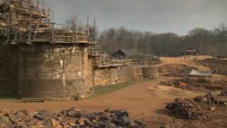 Link zum Video | Experiment, Tourismusziel, Mittelalter, Département Yonne, Frankreich, Guédelon, Bourgogne-Franche-Comté, Treigny, 2010, Hochmittelalter, Farbe, Handwerk, Burg, Baustelle, Sehenswürdigkeit, experimentelle Archäologie, Langzeituntersuchung, 13. Jahrhundert