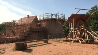 Link to Video | experiment, tourist destination, Middle Ages, Yonne, France, Guédelon Castle, Bourgogne-Franche-Comté, Treigny, 2010, High Middle Ages, color, craft, castle, construction site, tourist attraction, experimental archaeology, long-term experiment, 13th century