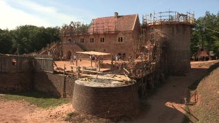 Link to Video | experiment, tourist destination, Middle Ages, Yonne, France, Guédelon Castle, Bourgogne-Franche-Comté, Treigny, 2010, High Middle Ages, color, craft, castle, construction site, tourist attraction, experimental archaeology, long-term experiment, 13th century