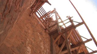 Link to Video | experiment, tourist destination, Middle Ages, Yonne, France, Guédelon Castle, Bourgogne-Franche-Comté, Treigny, 2011, High Middle Ages, color, castle, tourist attraction, experimental archaeology, long-term experiment, 13th century