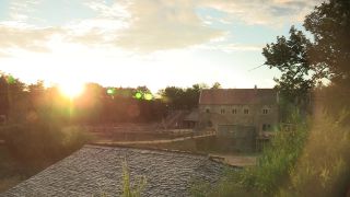 Link to Video | experiment, tourist destination, Middle Ages, Yonne, France, Guédelon Castle, Bourgogne-Franche-Comté, Treigny, 2011, High Middle Ages, color, castle, tourist attraction, experimental archaeology, long-term experiment, 13th century