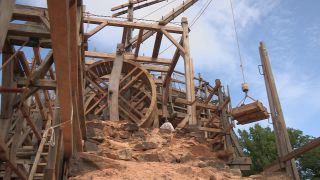 Link to Video | experiment, tourist destination, Middle Ages, Yonne, France, Guédelon Castle, Bourgogne-Franche-Comté, Treigny, 2011, High Middle Ages, color, castle, tourist attraction, experimental archaeology, long-term experiment, 13th century