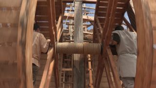 Link to Video | experiment, tourist destination, Middle Ages, Yonne, France, Guédelon Castle, Bourgogne-Franche-Comté, Treigny, 2011, High Middle Ages, color, castle, tourist attraction, experimental archaeology, long-term experiment, 13th century